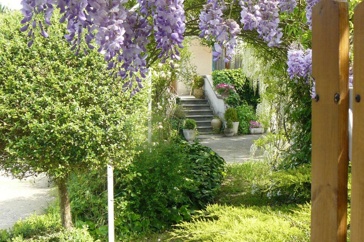 Bed and Breakfast Au thé à la menthe Romans-sur-Isère Esterno foto